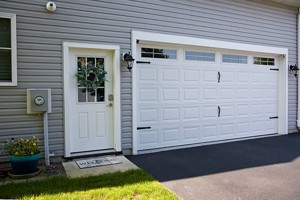 24/7 Emergency Garage Door Panel Replacement experts in Peach Springs, AZ